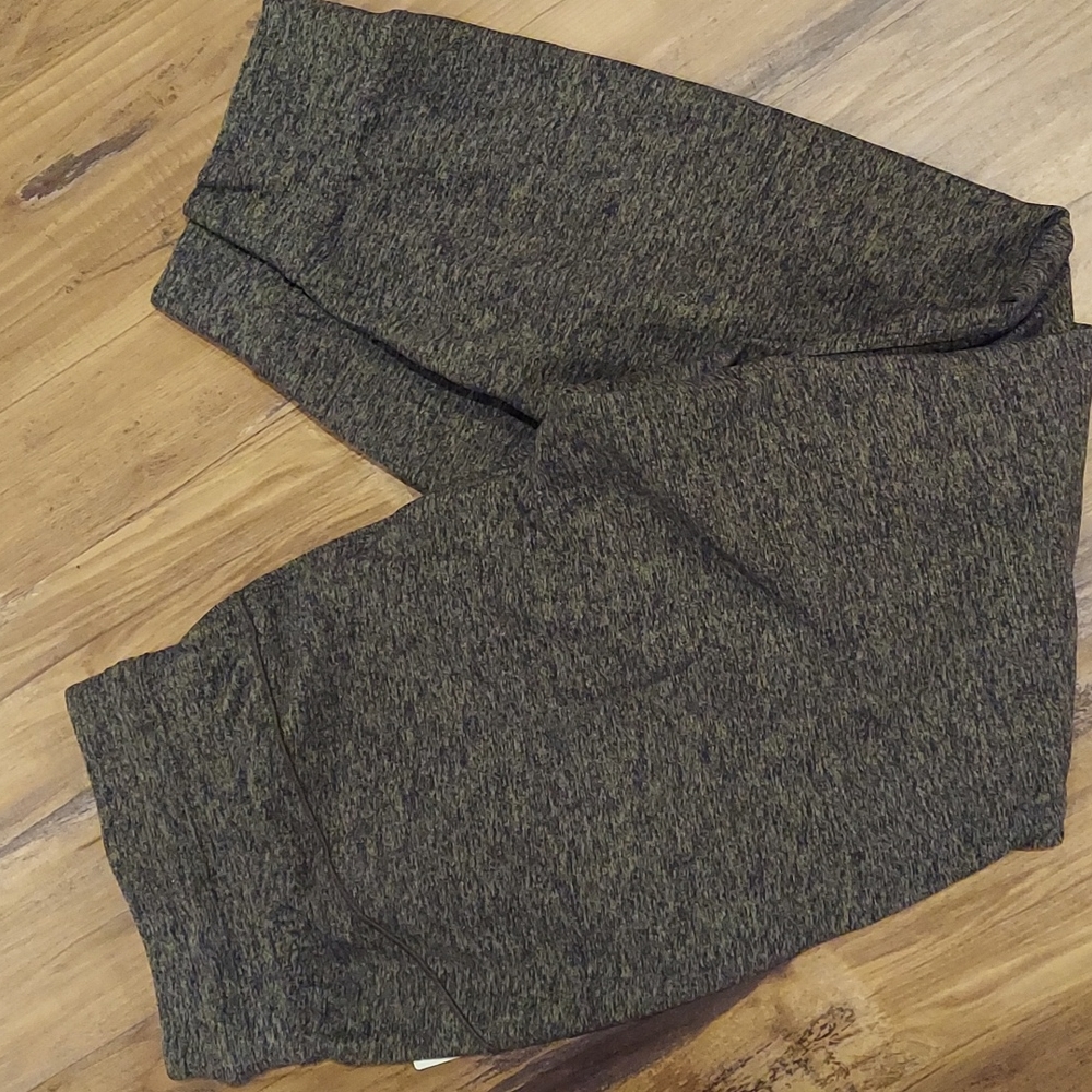 Lululemon ready to rulu pant.